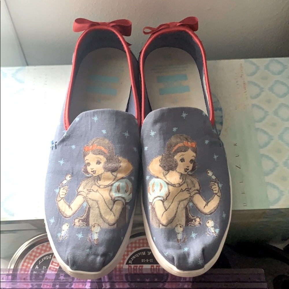 Limited Edition Disney X Toms -Snow White